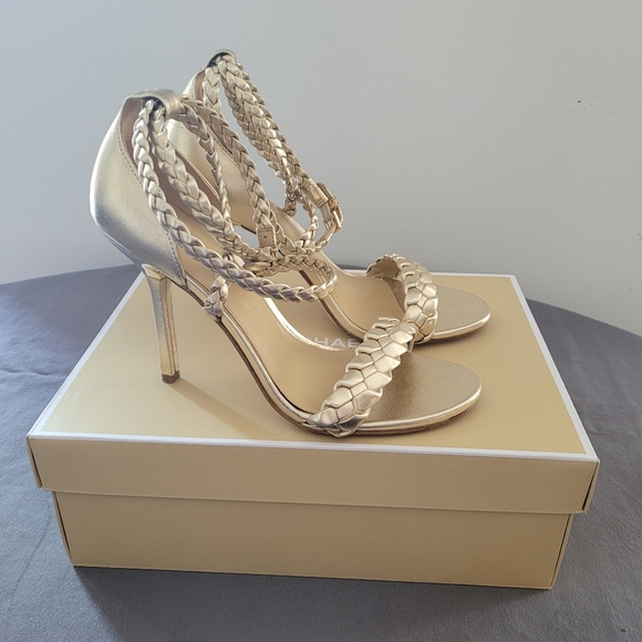 Shoes - Picture 1 of 6